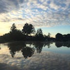 奈良県明日香村のただの田んぼですが、
水が入って美しい光景になっていました。