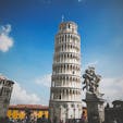 イタリア・ピサ
ピサの斜塔
大きいような小さいような鐘楼