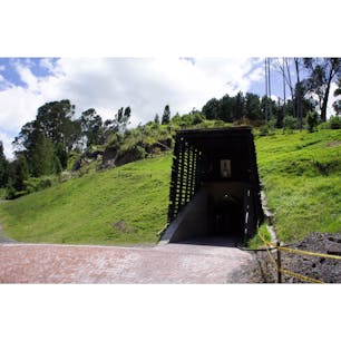 ネモコンの岩塩坑道の入り口
地下に入っていきます！