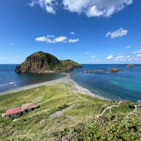 佐渡の二ツ亀。海が澄んでる！ミシュラン二つ星の景色だそうです。