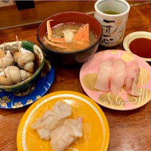 #もりもり寿司 #近江町市場 #金沢 #石川
2020年9月

鯛スズキのどぐろの白身3種盛りは私得すぎた🍣