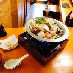 久しぶりに神楽坂に行ったので、鳥茶屋でランチ。
一人うどんすき😅