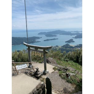 倉岳神社　天草 熊本県

ここに登るまでが大変🚘
上からの景色が絶景でした〜！