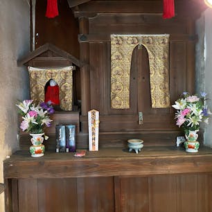 明智光秀の首塚②
小さな祠には厨子が有り、明智光秀公の像が納められています。


#明智光秀 #サント芹沢鴨の写真