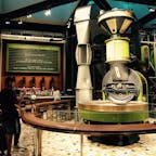 イタリア・ミラノ 
スターバックス リザーブ ロースタリー
コーヒー豆をローストする焙煎機
アートが詰まったイタリアのスタバ