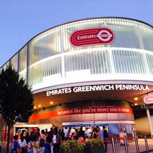 ロンドンのロープウェイ
エミレーツ・エアー・ライン
ロンドンの公共交通機関同様に、オイスターカードで乗れて、割引が受けられます。