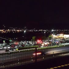 ハイウェイ温泉諏訪湖
中央自動車道諏訪湖サーヒスエリアにある温泉施設。広くはないですが、運転の疲れを癒してくれます。