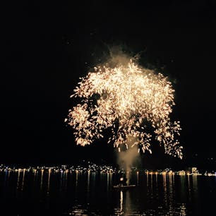 諏訪湖で今年初の花火♪