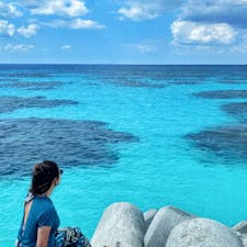 📍沖縄県 ｜ 波照間島
 ✈︎ 2020.10

［ ニ シ 浜 ］

港近くのテトラポットから見たニシ浜。
波照間ブルーをより間近で見れるおすすめスポット💖