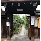 本光寺　油小路

ひっそりとしたお寺です。
奥で御朱印を頂けます。