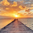 📍沖縄 ｜ 竹富島
 ✈︎ 2020.09

［ 西 桟 橋  ］

竹富島の夕陽スポットといえばここ💁‍♀️
桟橋の目の前に沈んでいく夕陽。
竹富島は日帰りで行く人も多い中、ここでの夕陽は島に宿泊する特権だな〜と思う。
この日は雲多めだったけど、それがまた幻想的できれいだった✨
