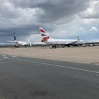 ナミビア、ウィントフック空港に駐機するBAの機体。
何も期待しないBAのフライトですが、英国訛り？正統なイングリッシュのキャプテンの挨拶、惚れ惚れします。Lovely!