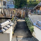 大漸寺の宝輪橋

②此の橋は宝輪橋で旧極楽橋と言いますが、此の橋は
5歩で天国行きと書かれて居ましたが、今はその様な書物は無く、日本で最古の橋かもと書かれていまして、
歩いて渡れば五歩で霊山浄土。
つまり此の橋を渡ると、墓場です。

#京都 #全国橋巡り　#サント船長の写真