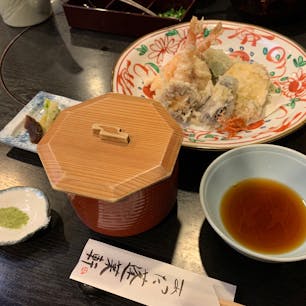 #あつた蓬莱軒 #名古屋 #愛知
2020年11月

鰻ぎらいなので蓬莱軒で天ぷらをいただきました🙏笑