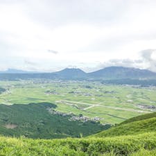 📍熊本県 ｜ 阿蘇
 ✈︎ 2019.08

［ 大 観 峰 ］

阿蘇のカルデラを一望できる大観峰⛰
雄大な自然のパワーを感じる場所だった。