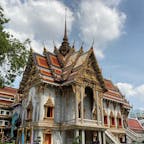 ワット スッティ ワラーラーム
バンコクBTSサパーンタクシン駅の近く

安くて美味しい飲茶専門店Tuang Dim Sumの帰り道にあったお寺。