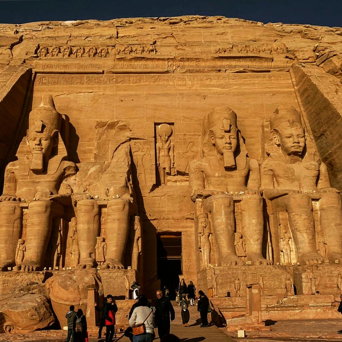 アブ シンベル神殿 Abu Simbel の投稿写真 感想 みどころ スーダンとの国境近くにあるアブシンベル神殿 トリップノート