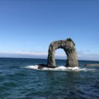 奥尻島    鍋釣岩 

震災で上部が少し崩れてしまったとか。
海にポツンと浮かぶ奇岩です。