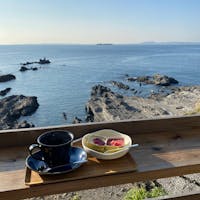 鋸南町の岬カフェ。
ロケーションがあまりに良すぎて帰りたくなくて、コーヒーおかわりしておなかタプタプになりましたがそれでもまだ名残惜しかった。