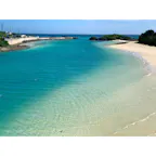 伊良部島と下地島を結ぶ橋の上から。
この水路が美しいんです✨