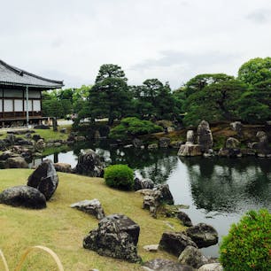 二条城
★★★★☆

京都市中京区二条通堀川西入二条城町にある、江戸時代に造営された日本の城。1994年にはユネスコの世界遺産（世界文化遺産）に「古都京都の文化財」として登録されている。

#二条城