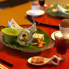 2020/06

ジョンカナヤが愛した渓谷の別荘
前菜