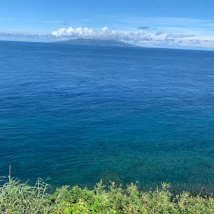 御蔵島から見える三宅島