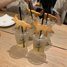 cafe kitsune  京都

このキツネ持って帰りたくなるほどおいしかったぁ、、🦊🍪