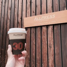 ALL PRESS ESPRESSO☕️

清澄白河にあるカフェ。
ニュージーランドで創業したカフェだそうです🇳🇿
今はまだテイクアウトのみなので、
落ち着いたら店内でゆっくり出来るのを
楽しみにしておこう…😌