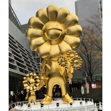 六本木ヒルズオブジェ
村上隆氏デザインお花親子