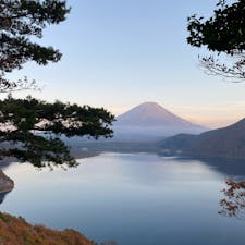 千円札の裏の富士山。中の倉峠から。