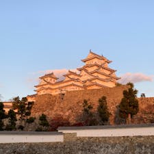 夕日に照らされる姫路城