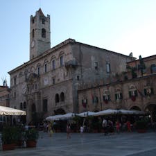 アスコリ・ピチェーノ　ポポロ広場