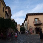 イタリア　マルケ州グラダーラ　最も美しい村加盟　グラダーラ城の入り口
