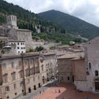 グッビオ　コンソリ宮殿(博物館)から見下ろす