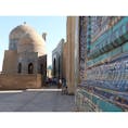 🇺🇿Uzbekistan/Samarkand
シャーヒズィンダ廟群
ブルータイルに囲まれて、真っ青な空を見上げると
ほっとため息が出る。
