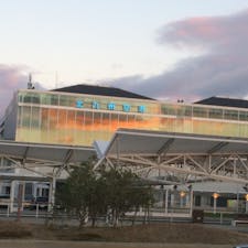 【福岡県】
北九州空港
何度も利用した空港✈️
2年前は大っ嫌いで見たくもなかったけど
今では懐かしい。
夕陽が写り込んだ🌇