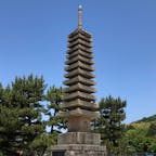 宇治川の浮島十三重塔①

十三重石塔（じゅうさんじゅうせきとう）塔高約15.2メートルの石造、京都府宇治市宇治塔川（京都府立宇治公園塔の島にあって「浮島」「浮舟ノ島」などと呼ばれてきた人工島の一つである「塔の島」に所在する石塔である。「十三重石塔」とは、「石造りで十三重構造の層塔」もしくは「石造りで十三層構造の塔婆」を意味し国内最大級とも言われて居ます、そんな浮島の十三重塔にも伝説の話しが②へ続く

#京都　#伝説話し　#サント船長の写真