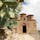 カラブリア州スティーロ　最も美しい村加盟
ラ・カットーリカと呼ばれる古いビザンツ式聖堂
左はフィーキディンディア(ウチワサボテン)