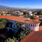サンタバーバラ(カリフォルニア)

スペイン風建築の街並みが美しいアメリカのリビエラ、サンタ・バーバラ。郡庁舎の時計塔からの眺め。お天気が良い日はウェディング・フォト撮影のカップルに出会えることも。

#santabarbara #countycourthouse #california