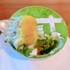 
福岡県糸島市にある「Cafe Inn ふくゐ」﻿
(2021.1.17現在 休業中)﻿
﻿
﻿
天神からずーっと西へ行った大入駅から徒歩10分ぐらいのところにあるカフェ＆ゲストハウス🏠﻿
こちらに抹茶スイーツがあるという情報を聞き、それを食べるためだけに博多から1時間程かけて行ってきた！🚃﻿
﻿
ふくゐ特製 抹茶パフェの特徴はこの可愛い見た目と味の楽しさ！﻿
中には抹茶白玉・あずき・クッキー・抹茶アイス・マンゴー・抹茶ゼリー等が入っていて色んな食感があって美味しい！﻿
しかも味が喧嘩しないというのがポイント💡﻿
小豆は甘いけど抹茶の味がちゃんとするし、マンゴーを見た時は「抹茶との組み合わせってどうなの...？🤔」って思ったけど、意外とあってよかった！（笑）﻿
﻿
この組み合わせを食べられるのはここだけなので、気になる人は是非コロナが落ち着いた時に食べに行って欲しい...！﻿
﻿
﻿
﻿
#greentea #cafe #tea #tearoom﻿
#dainyu #fukuoka #japan﻿
#matcha #parfait #icecream #mango﻿
#大入 #糸島 #福岡 #日本﻿
#cafeinnふくゐ #カフェ #ゲストハウス﻿
#抹茶 #パフェ #抹茶パフェ﻿
#マンゴー #抹茶アイス﻿
#抹茶スイーツ #抹茶好き #抹茶控﻿
#カフェ巡り #スイーツ巡り #抹茶情報﻿
#ijustlovegreentea﻿
﻿
﻿
﻿