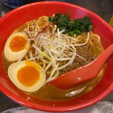 2021年1月23日(土)
お昼休憩にラーメン食べに職場の人と旗っさし家へ🍜
期間限定メニュー(数量限定)の麻婆麺を注文
自分がラストの1杯でした、ラッキー✌️
静岡生活もそろそろ終わりですが、
いい思い出になりました✨

#麻婆麺 #期間限定 #数量限定 #旗っさし家 #吉田店
#静岡 #ラーメン