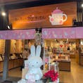 京都嵐山にあるみっふぃー桜きっちん
ミッフィーの形のパンが売っていて、テイクアウトもできます。もちろんミッフィーグッズも色々売っているので、お土産も買うことができます。
#ミッフィー#京都#嵐山#ベーカリー