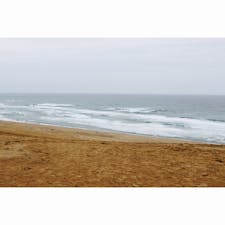 【鳥取砂丘】鳥取

第二砂丘列は、馬の背中のように見えることから「馬の背」と呼ばれる。馬の背を乗り越えると日本海が姿をあらわす🌊