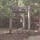 京都三珍鳥居
「京都三珍鳥居」とは、京都市にある３つの神社の珍しい鳥居のことである。

①京福電鉄嵐山線の「蚕ノ社（かいこのやしろ）」駅の側に石鳥居がある。
車が通る道路だが、そこから続く参道の突き当たりに社の森が見える。

「木島（このしま）神社の三柱鳥居」
として載せているが、珍しい３本足の鳥居が立っている。
「三柱（みはしら）鳥居」と言われている鳥居である。
何故３本の柱なのか詳しい理由は分かっていないそうだ。 

#鳥居　#サント船長の写真　#神社仏閣　#京都