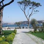 トルコの代表的財閥が運営するサバンジュ美術館　建物と庭も豪華　ボスフォラス海峡沿いにある