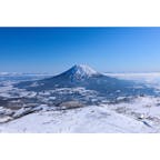 北海道
〜羊蹄山〜
富士山に似ていることから
通称［蝦夷富士］と呼ばれています。
冬のニセコは曇り、雪の日が多く
快晴の日は滅多にないので
綺麗に撮影できたことに感謝です☀️