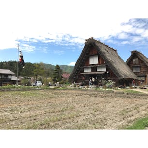 【岐阜県】
白川郷合掌造り集落
やはり雪の降る季節がベストのようです。
5月のGWに訪れたら、ただの民家でした🏠
#世界遺産