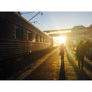 【🇷🇺Россия/Хабаровск】
シベリア鉄道 ハバロフスク駅
21時頃ウラジオストクからシベリア鉄道に乗り、朝7時過ぎ頃ハバロフスクにつきます。
シベリア鉄道に乗るのが夢でした。
次は始発から終点まで乗りたいです。
