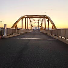 荒川沿いにある東四つ木避難橋
東京スカイツリーの夕日が見えるスポットとしても有名